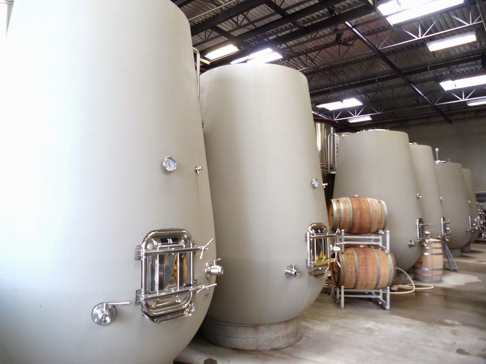 Concrete tanks: a new trend or reversion to the simplicity?